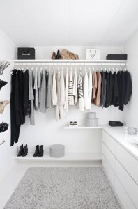 minimalist wardrobe chanel fenntarthato.cafeblog